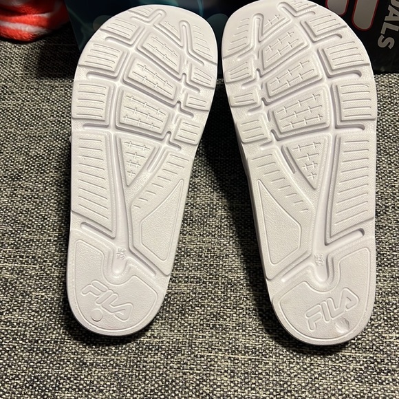 NWT Fila Big Box Logo Slide Sandal - Picture 6 of 8